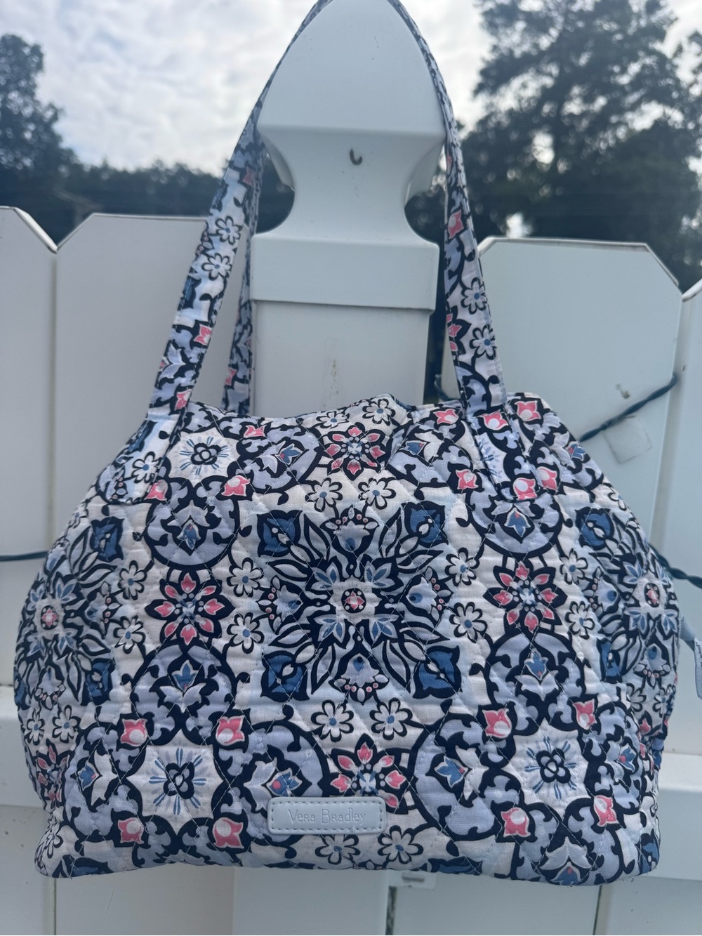 Vera Bradley Purse in Lisbon Medallion